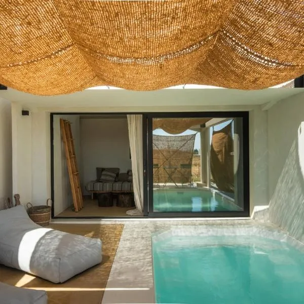 Theta Skyros – hotel w mieście Skiros