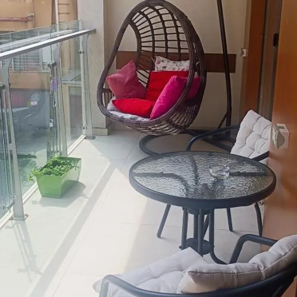 Vake Residence close to Park Mziuri, hotel in Tbilisi City