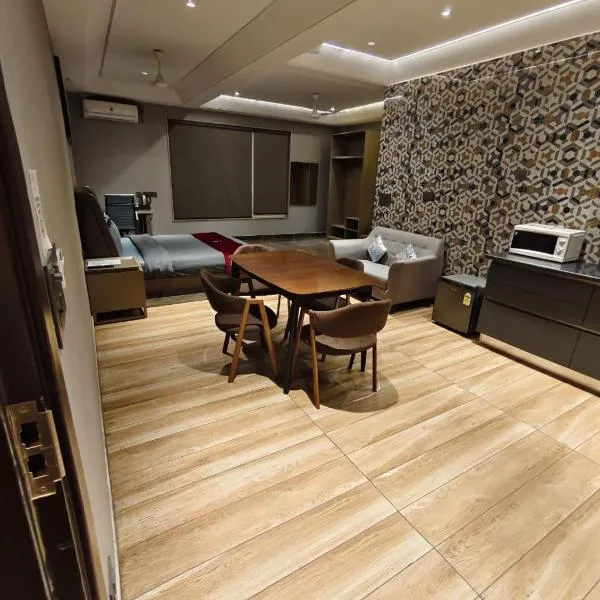 KRYC Luxury Living near Indraprastha Apollo Hospital, hotel v Novém Dillí