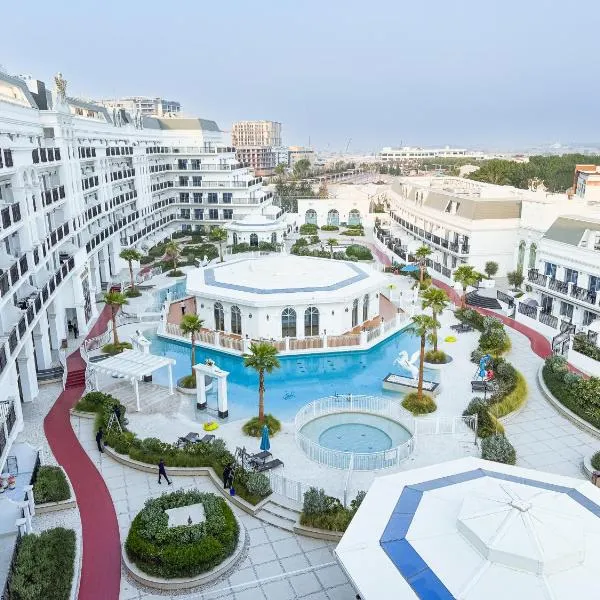 Last-Minute Deal - Luxury 1BR with Lagoon View near Miracle Garden，位于迪拜的酒店