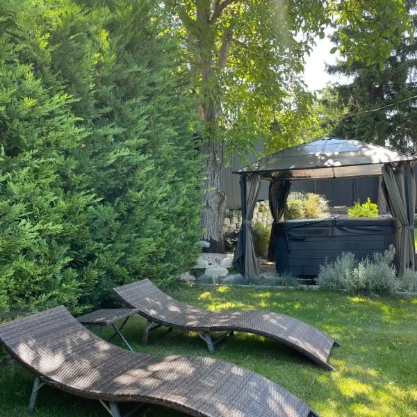 Secret Garden Vendégház, hotel in Pécs