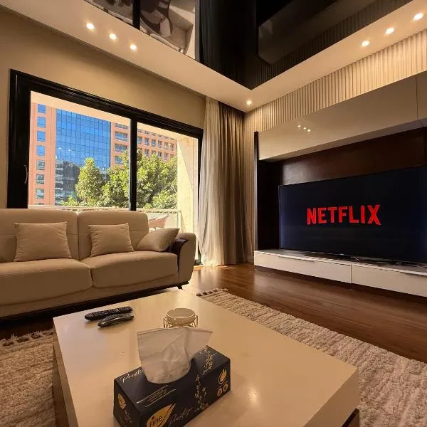 Family Sparkling 2BR Facing CityStar、カイロのホテル