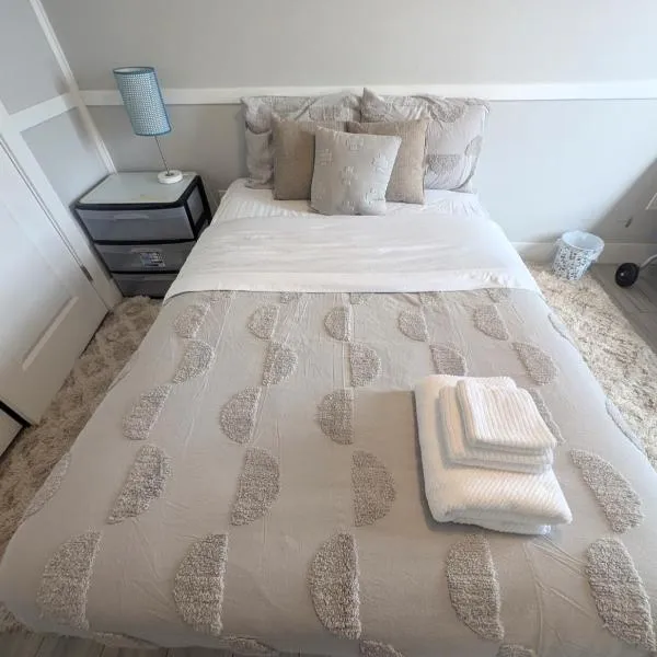 Full Bedroom, hotel in Glace Bay