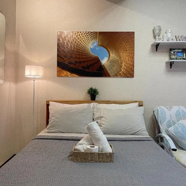 NAIA Terminal 3 Condo Newport with WIFI Netflix Pool, hotel in Manila