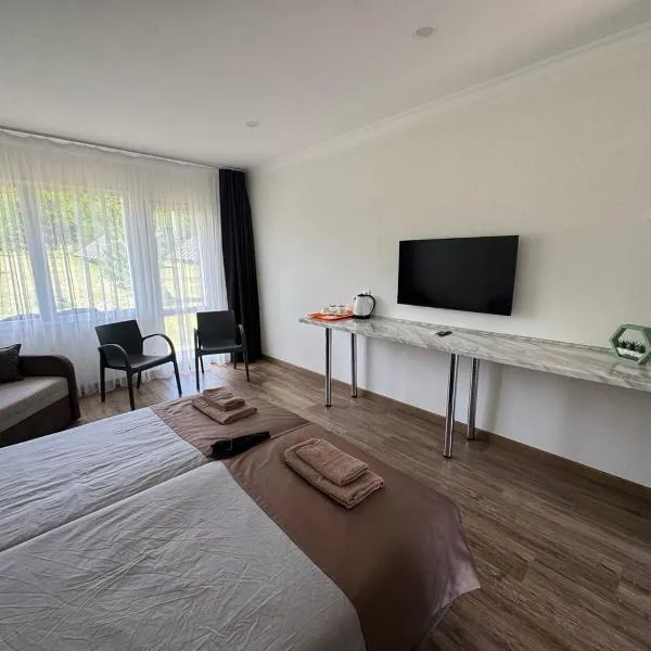 Мотель "Козачок" з рестораном у Чинадієві, hotel i Chynadiyovo