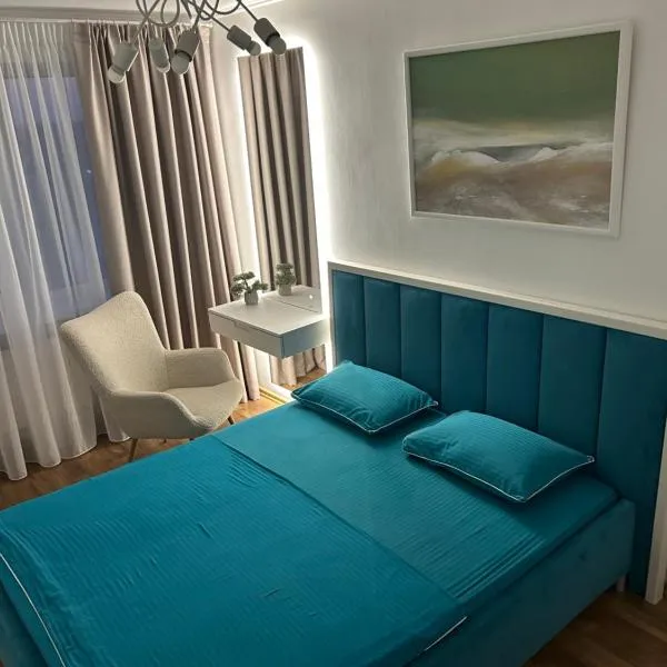 Простора та стильна 2 кімнатна в центрі Черкас на бульварі Шевченко з панорамним видом та СмартТВ! Дві окремі охайні спальні з кондиціонерами,поруч парковка з охороною、チェルカースィのホテル