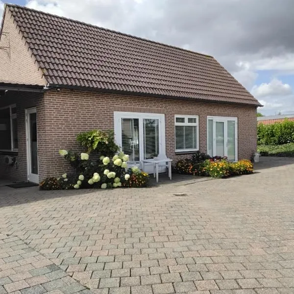 Lena, Hotel in Dreumel