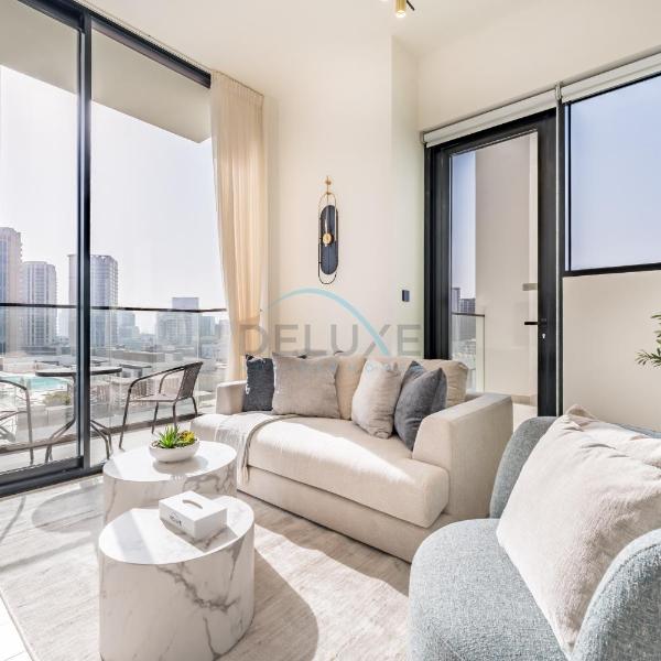 Minutes from Circle Mall, Grocery Stores & Bus Stop 2BR with Mini Private Pool on Balcony, Binghatti Tulip, Jumeirah Village Circle by Deluxe Holiday Homes, Дубай