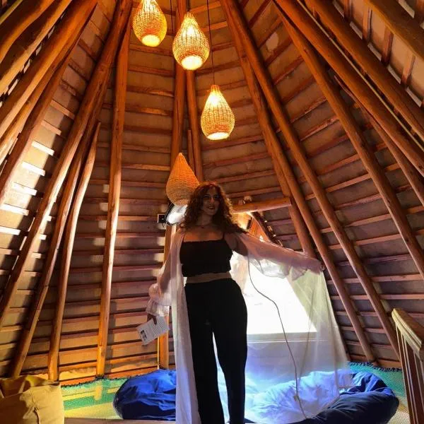 Turtle Wood Cabin, khách sạn ở Tangalle