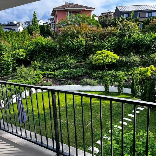 Mirror Hill Lodge, hotel v destinaci Törökbálint