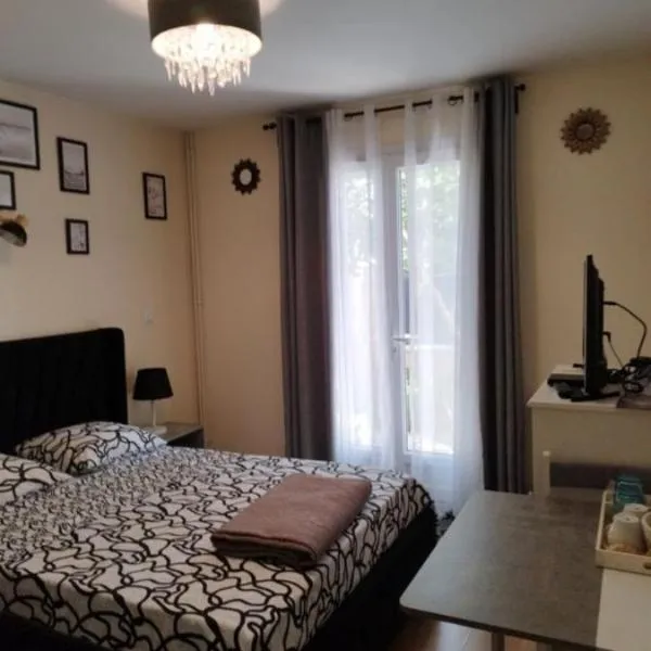 Studio cosy proche aéroport d'Orly & paris, hotel in Paray-Vieille-Poste