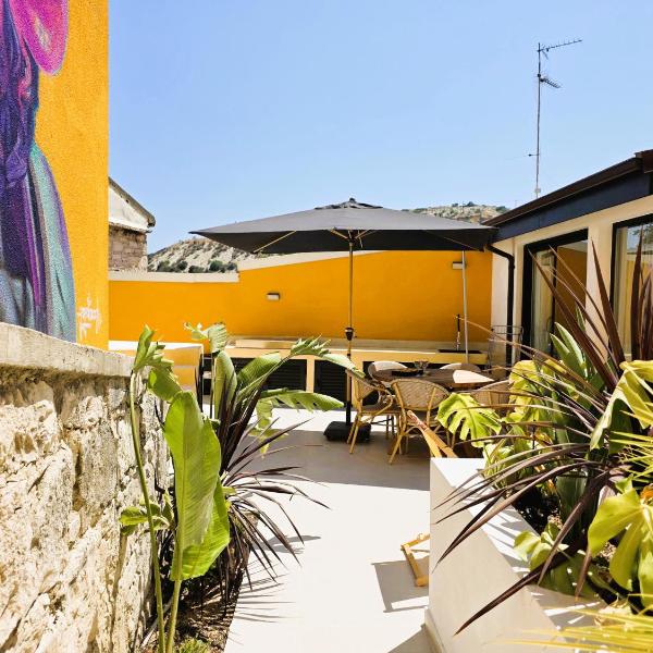 Exquisite 2BR modern village house w private pool, Агиос-Тихонас