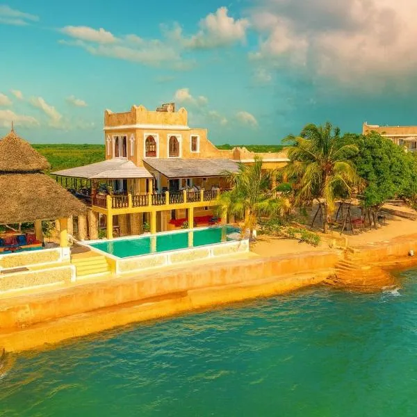 Red Moon House,拉穆的飯店