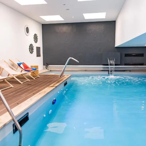 Hôtel La Baie des Anges, son SPA marin & sa piscine couverte et chauffée, hotel en Landéda