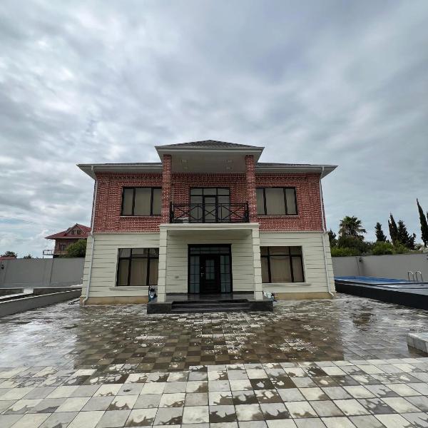 Red Brick House, Şürük