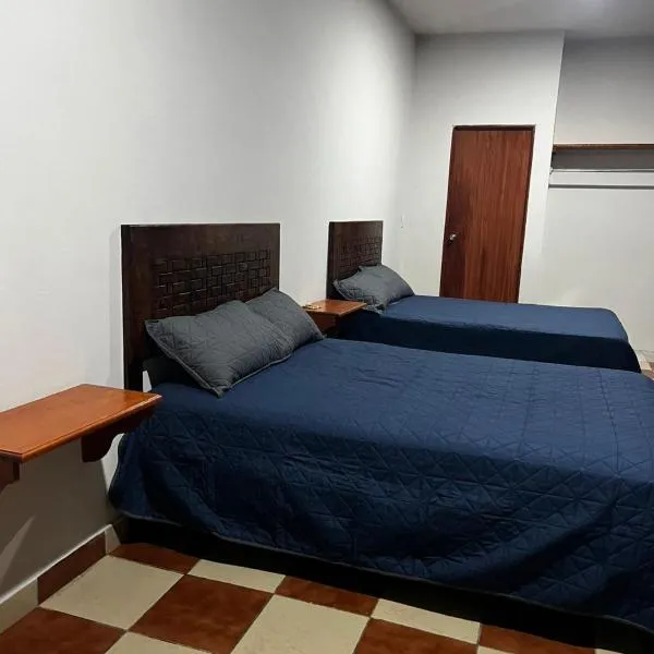 Casa Camino Real, Habitación 1, Baño privado, Cafetera Escritorio, hôtel à Ciudad Valles