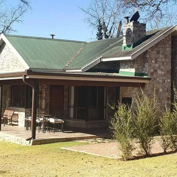 Big Oak Cottages, hotel v mestu Dullstroom