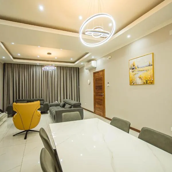 Ultra Aparthotel, hotelli Tetessä