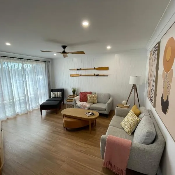 Tide 'n' Seek: Family Beach House with Games Room, hotel v destinaci Vincentia