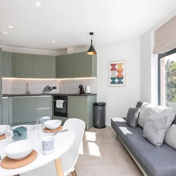 Luxe 2 bed - 20 minutes from Central London, hotel in London