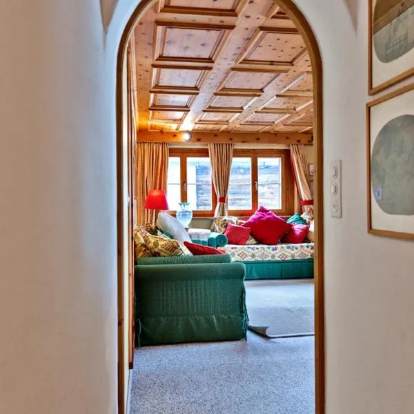 Chesa Grischuna 2pax- Madulain, Hotel in Madulain