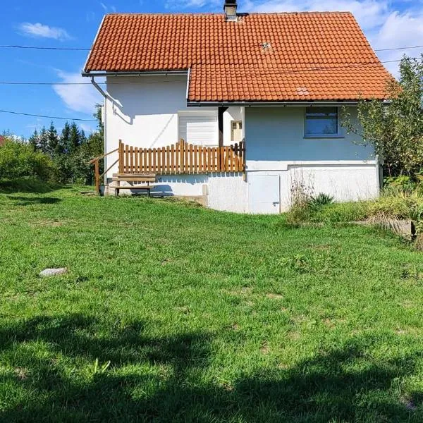 Lucija, hotel in Lovinac