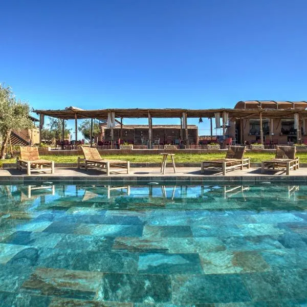 The Ranch Camp, hotel en El Karia