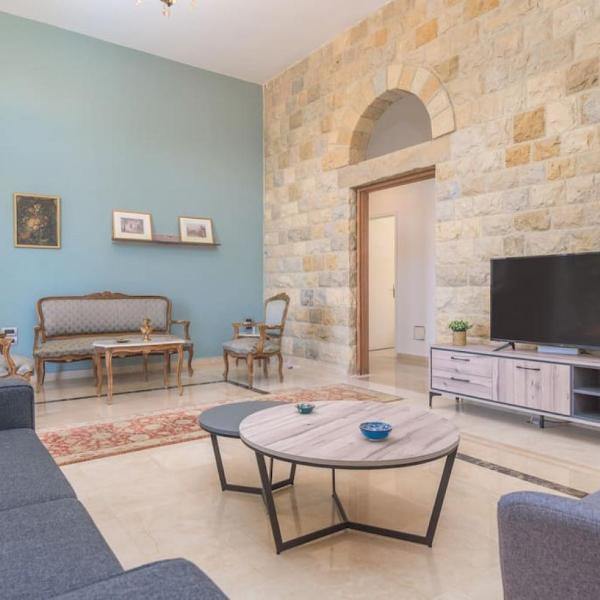 Beit Salima - 3 Bedroom House with Pool & Terrace, Al Qannābah