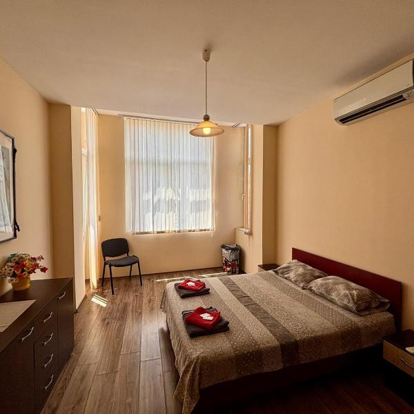 Comfy Apt next to Palace of Justice, Sofia