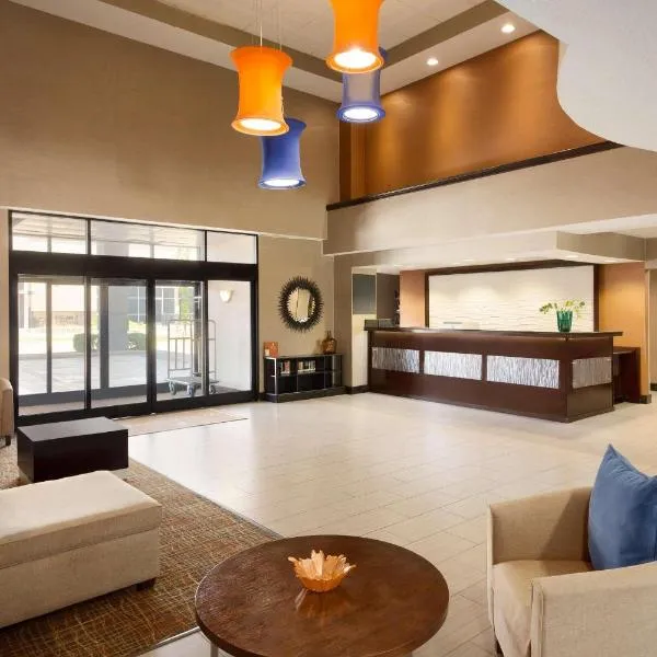 Townhome Inn & Suites,位于孟菲斯的酒店