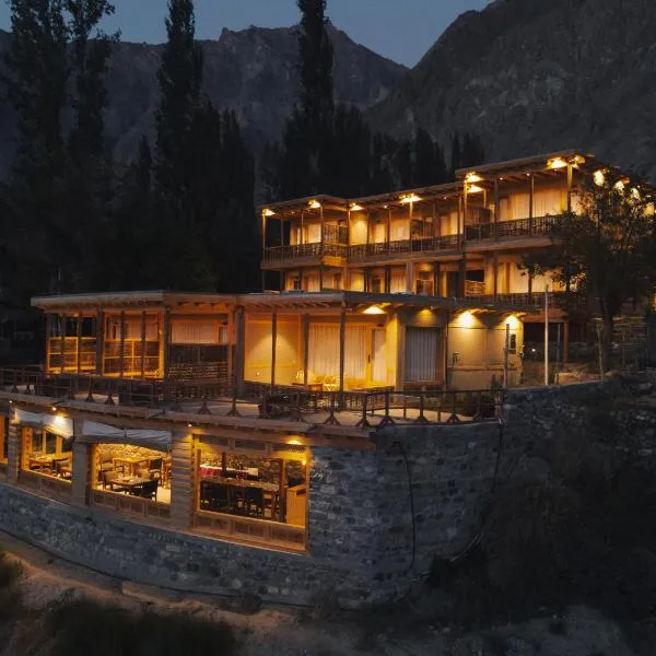 Dera Lamsa Resort Shigar: Shigar şehrinde bir otel