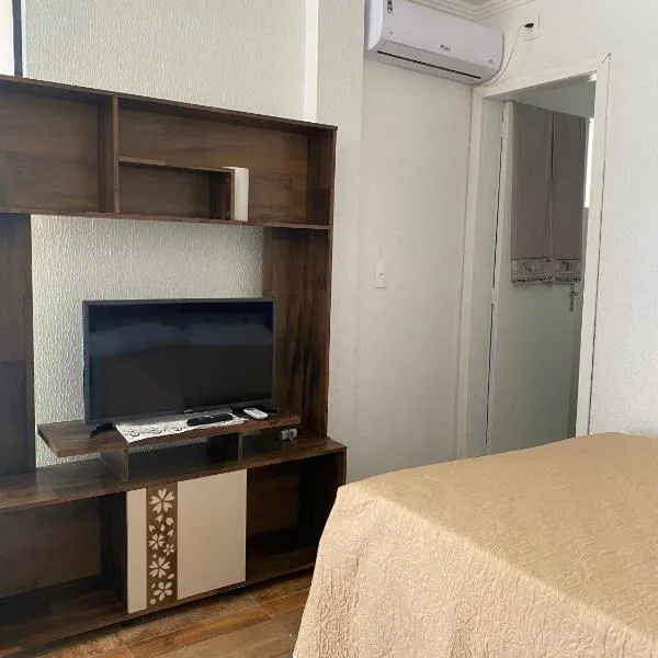 Pousada Aparecida - Quarto 104, hotel i Ametista do Sul