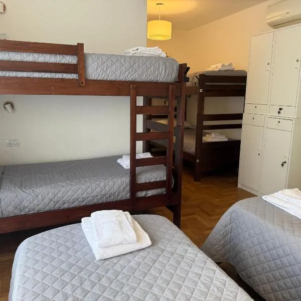 La Via Hostel، فندق في نيوكين
