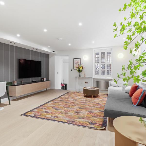 1 Bedroom Basement Flat in London, London
