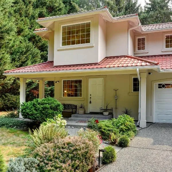 Riverside Bliss Cozy Beds, Fireplace and Gbit WiFi, hotel a North Bend