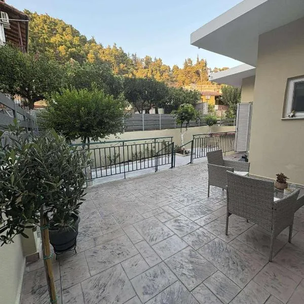 Olivia 42, hôtel à Naupacte