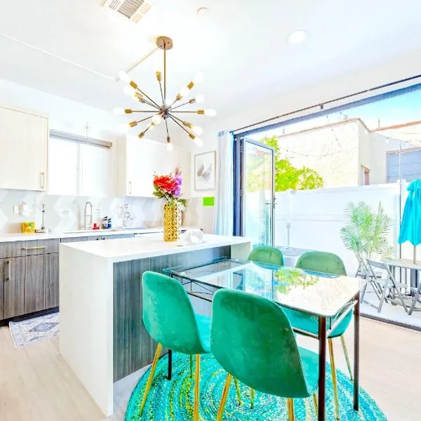 B - 3BR NoHo Retreat 15m to Universal with Patio, Games & Parking - FIFA World Cup SoFi, Hotel in North Hollywood