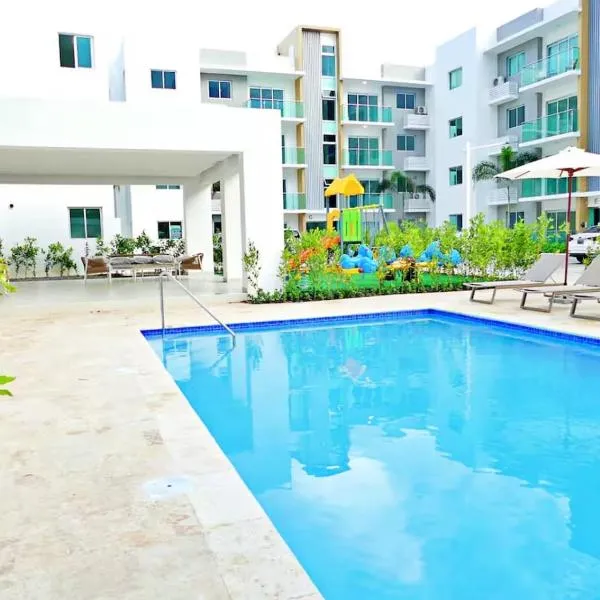 Modern Rooftop Penthouse Private Large Jacuzzi，位于圣地亚哥洛斯卡巴的酒店
