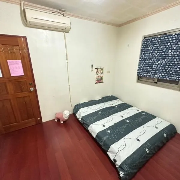 Hedong B&B, hotel in Ho-mei