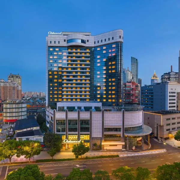 Oakwood Central Wuxi, hotel in Wuxi