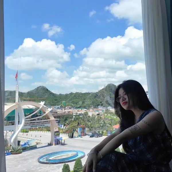 CatBa Pod Hostel & Rooftop Bar, hotel in Cat Ba