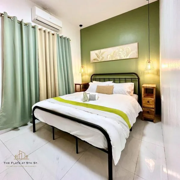 The Flats at 5th St, ξενοδοχείο στο Μπακολόντ