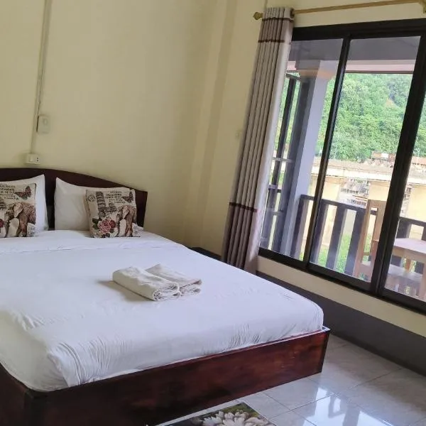 Khamphan Guesthouse, hotel in Nongkhiaw