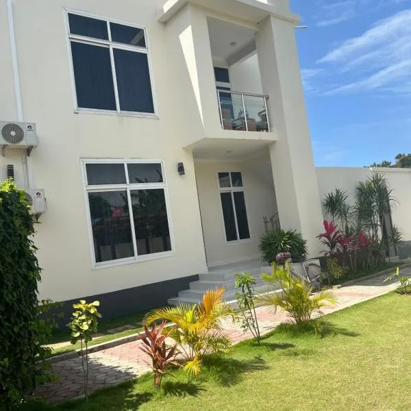Connie homes, hotel in Dar es Salaam