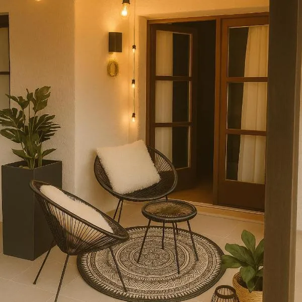 Cozy Forest Lodge - Kaminfeuer & Waldidylle, WLAN & Parkplatz, hotel in Waldkirchen