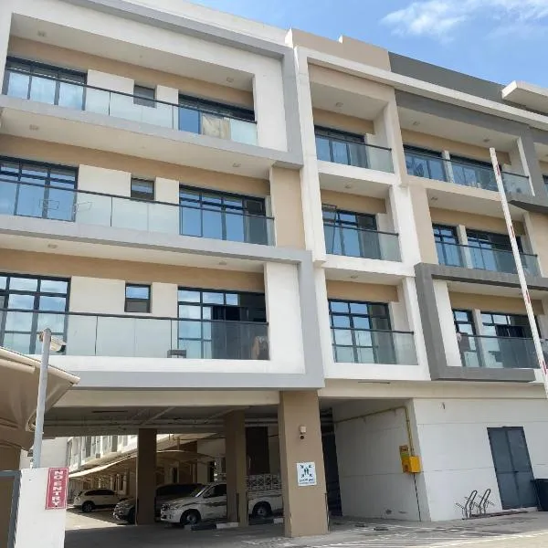 Wow Amazing Hostel ,1Bed in Male Dormitory,1min Dip Metro Station And Souq , Airport Shuttle, hotel in Dubai