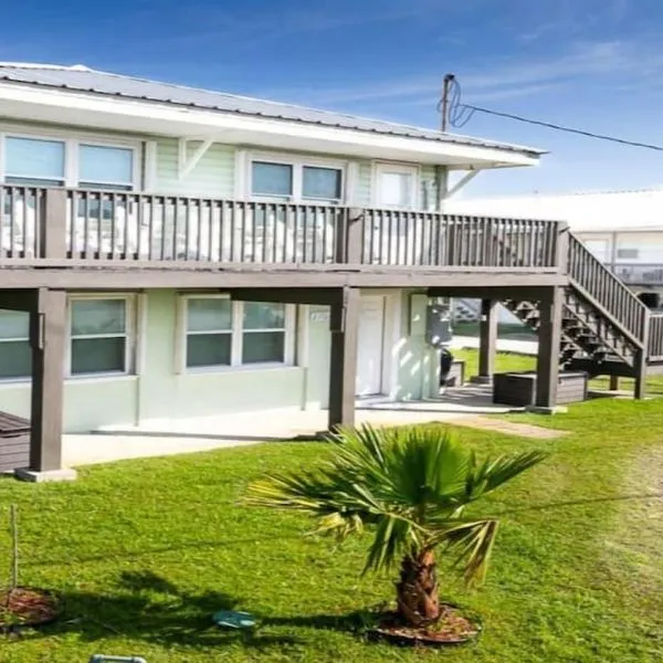 C'est Bon Across from UTV Entry Point! Sleeps 13!, hotel v destinaci Grand Isle