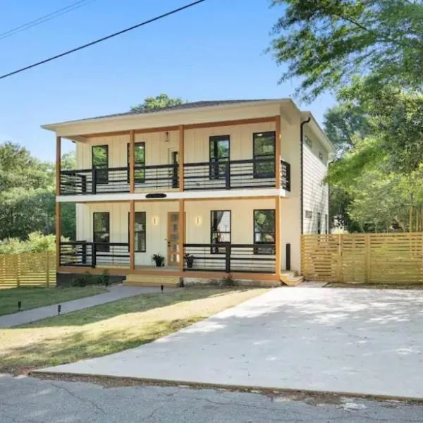 Mystic Falls Downtown Modern Farmhouse, hotel em Covington