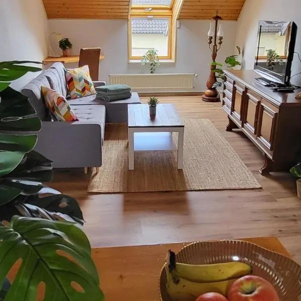 Charmante Wohnung in Saarlouis-Fraulautern, hotel en Saarlouis