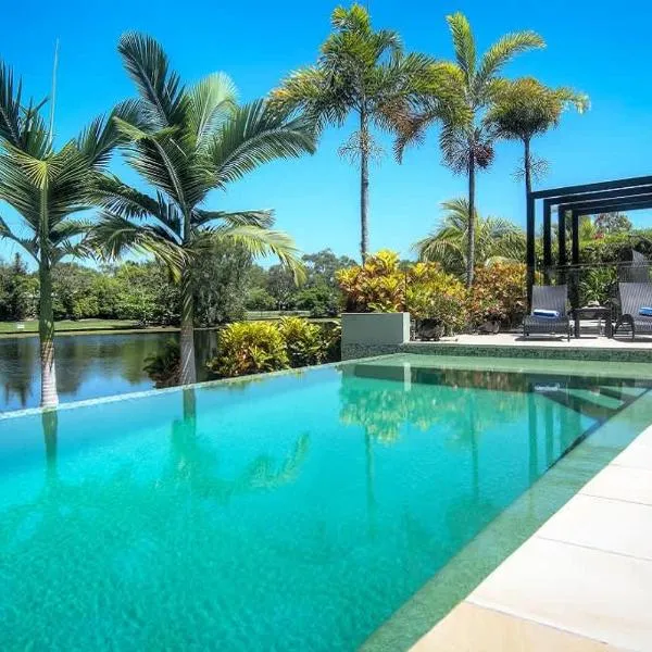 Tranquility by the Lake - Luxury Home Port Douglas, hotel en Port Douglas